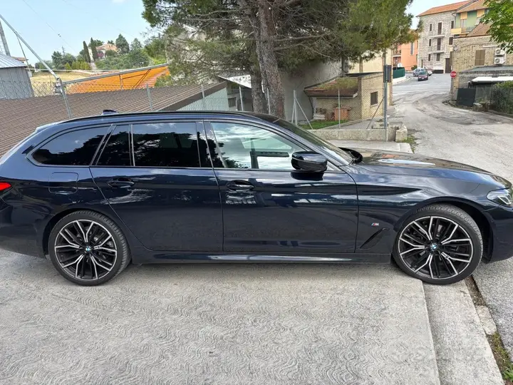 BMW 520D 2022 photo 2