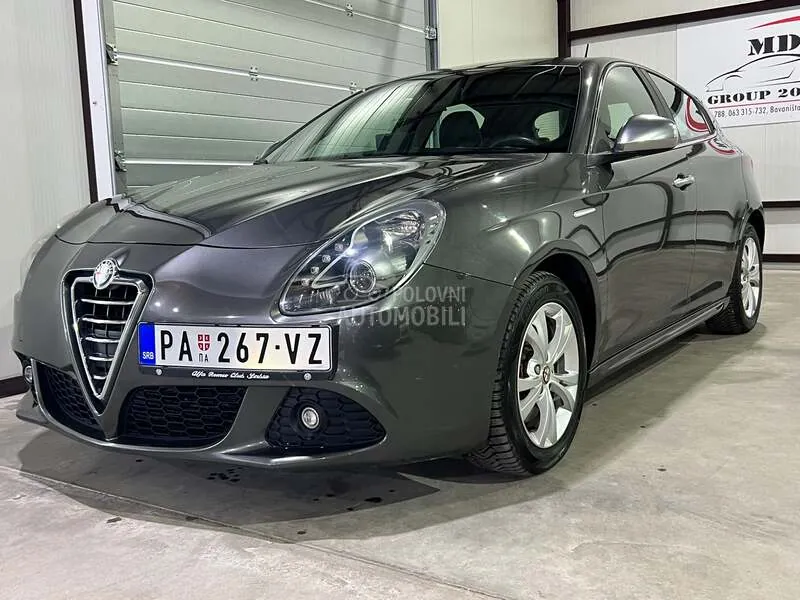 Alfa Romeo Giulietta 2012 photo 2