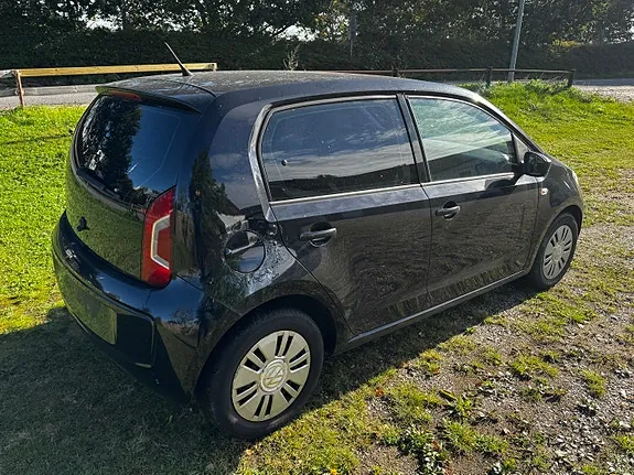 Volkswagen Up 2013 photo 4