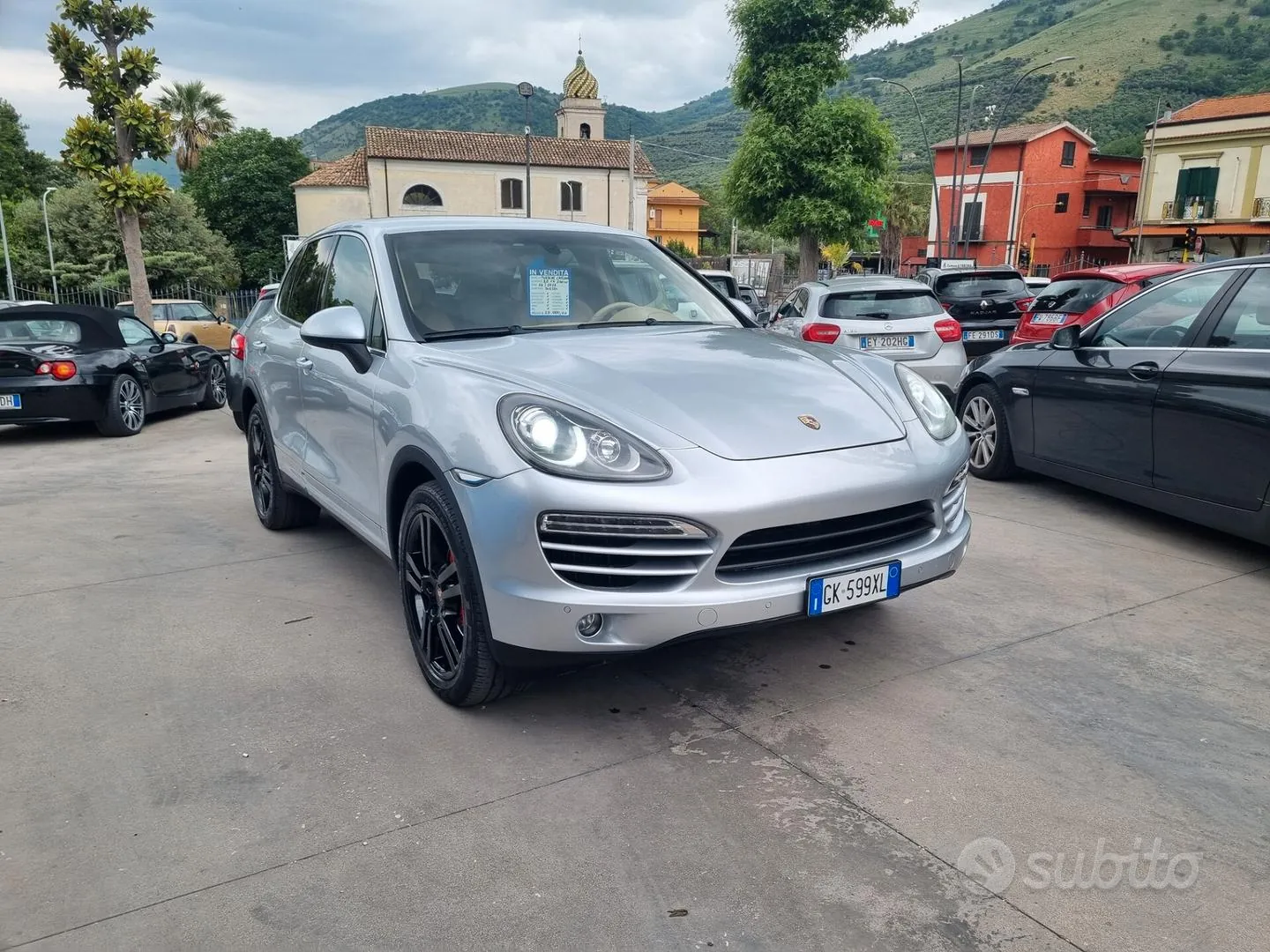 Porsche Cayenne 2011 photo 2