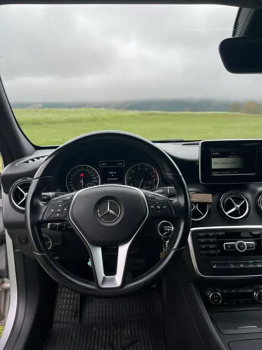 Mercedes-Benz A-Class 2013 photo 3