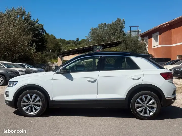 Volkswagen T-Roc 2018 photo 2