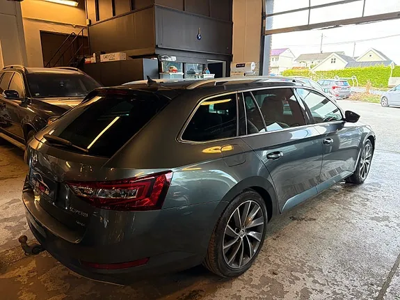 Skoda Superb 2019 photo 5