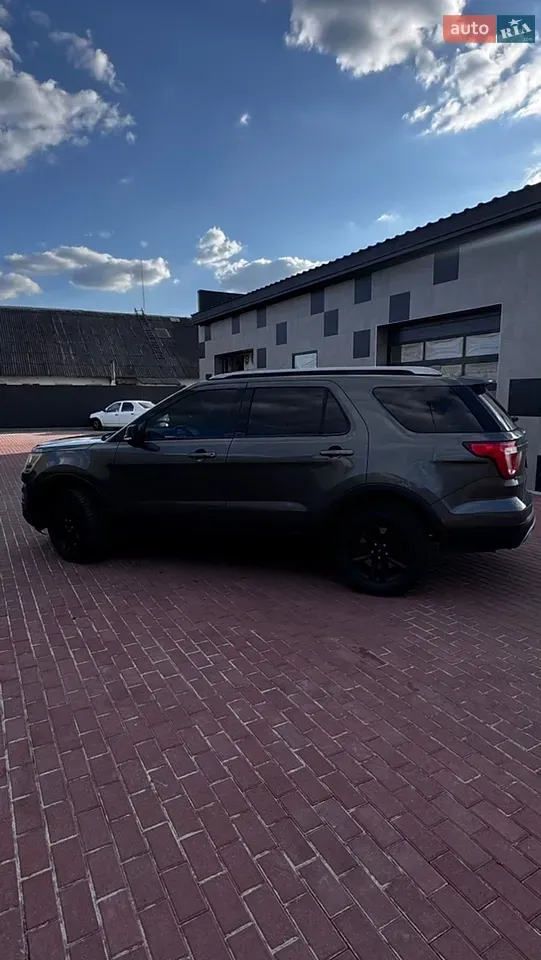 Ford Explorer 2017 photo 5