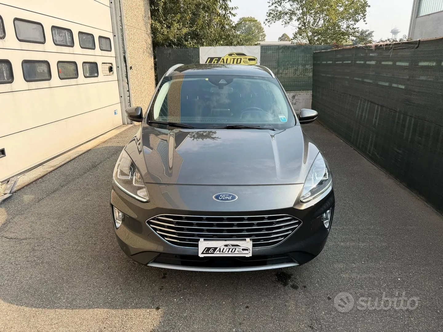 Ford Kuga 2022 photo 2