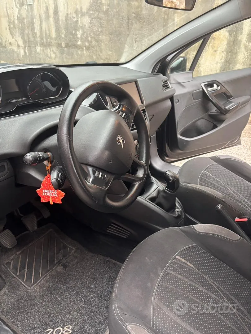 Peugeot 208 2013 photo 5
