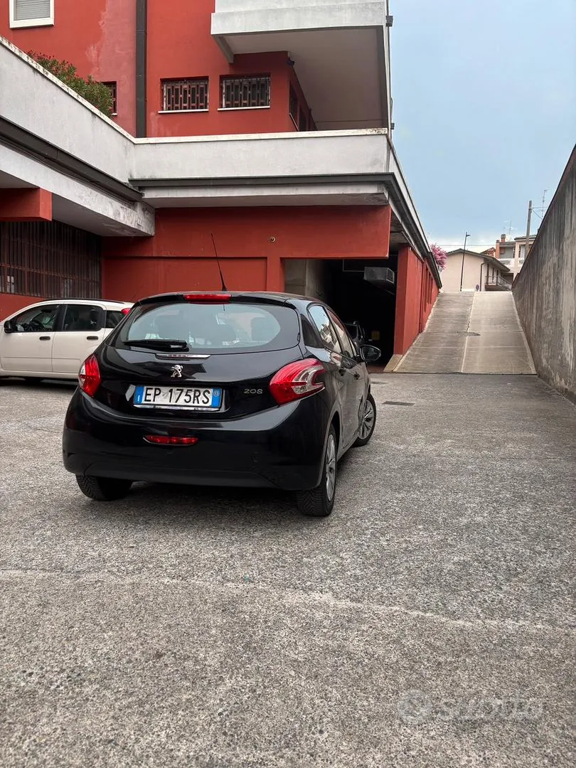 Peugeot 208 2013 photo 3
