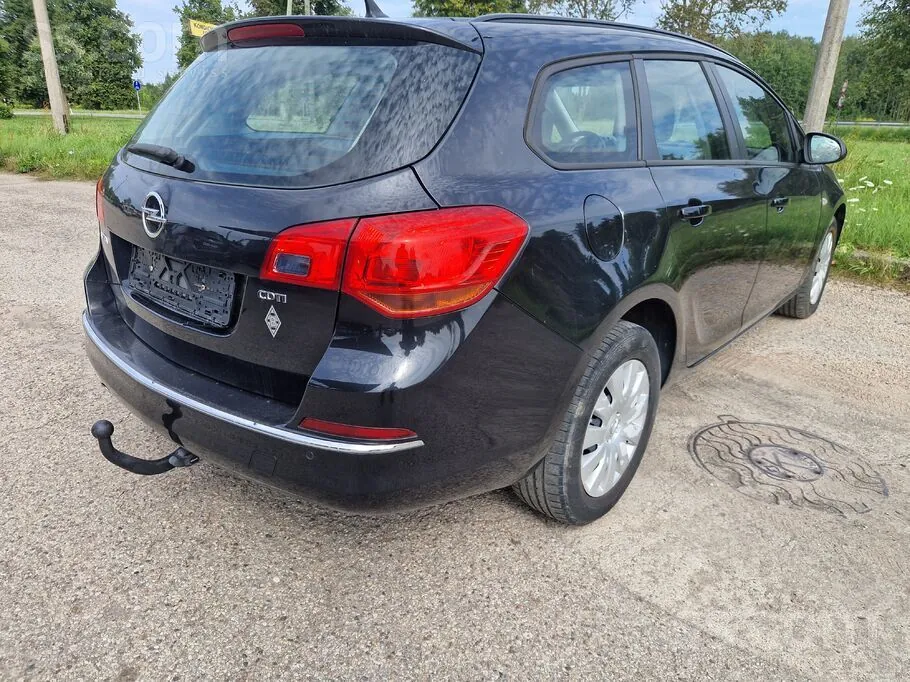 Opel Astra 2015 photo 2