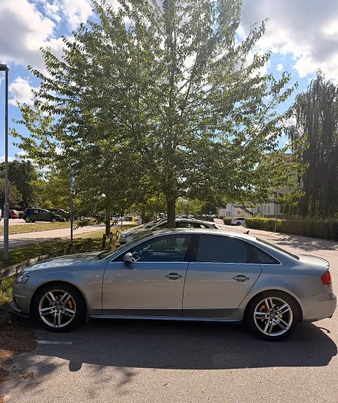 Audi A4 2010 photo 4