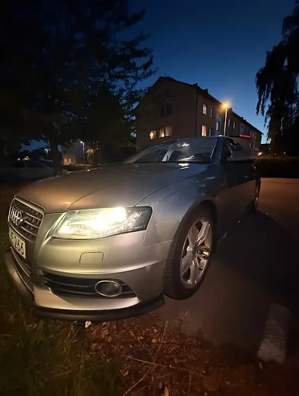 Audi A4 2010 photo 3