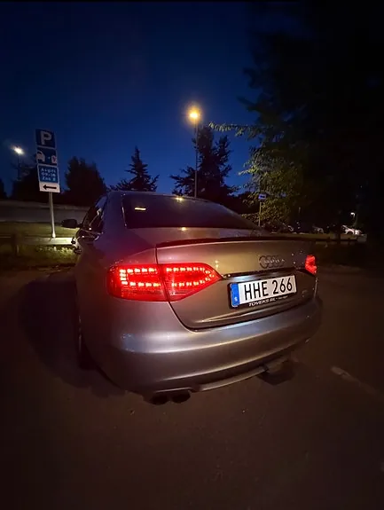 Audi A4 2010 photo 5
