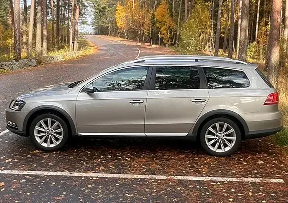 Volkswagen Passat Alltrack 2013 photo 2