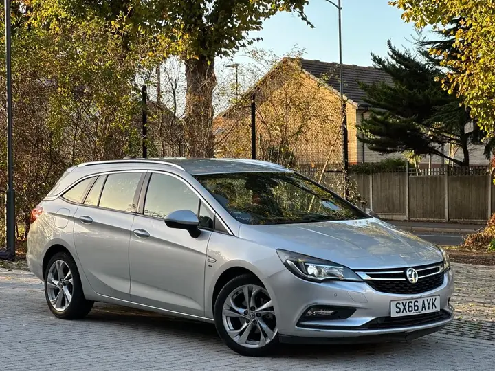 Vauxhall Astra 2017 photo 3