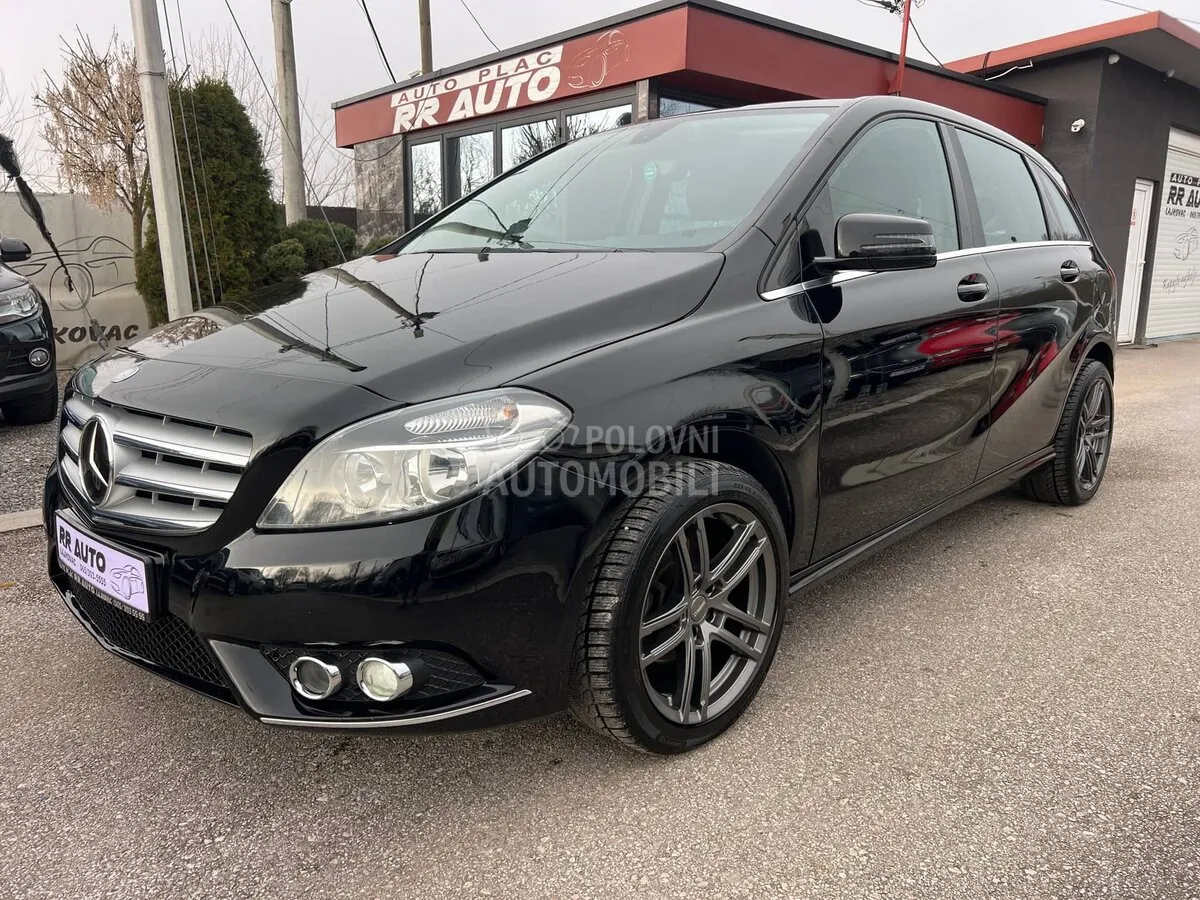 Mercedes-Benz B 180 2013 photo 4
