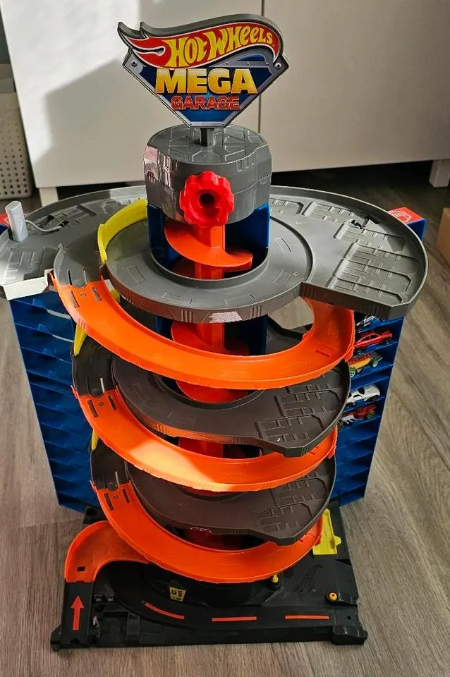 Hot Wheels Mega Garage