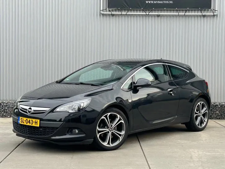 Opel Astra 2012 photo 2