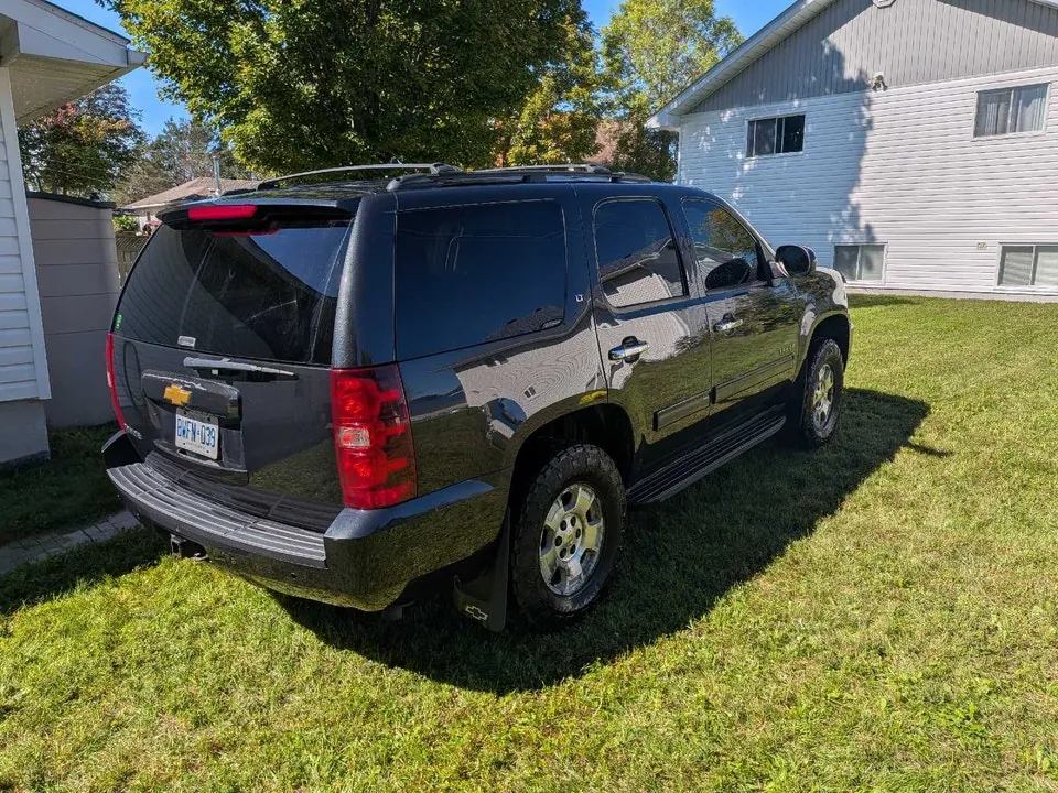 Chevrolet Tahoe 2013 photo 2