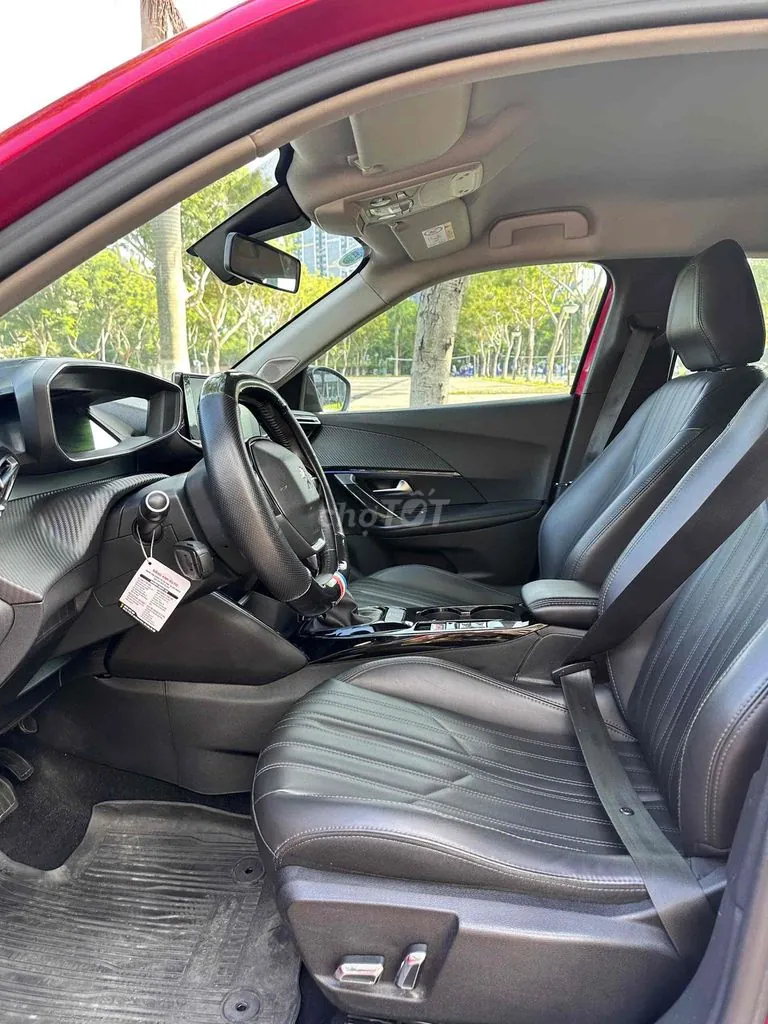 Peugeot 2008 2021 photo 4