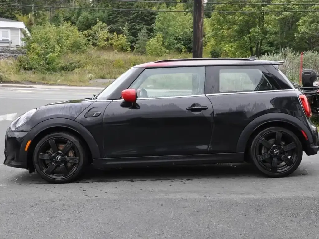 Mini 3 Door 2024 photo 4