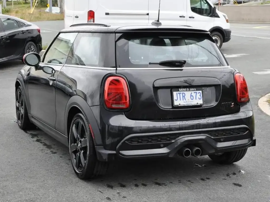Mini 3 Door 2024 photo 5