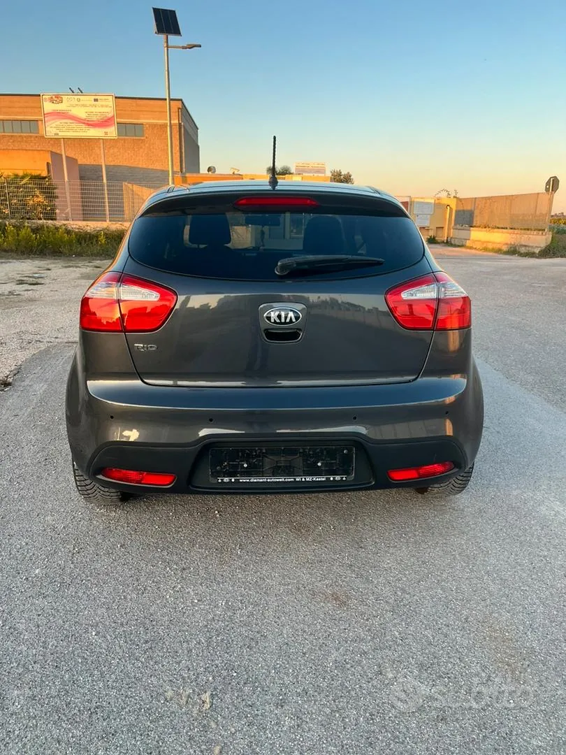 Kia Rio 2013 photo 2