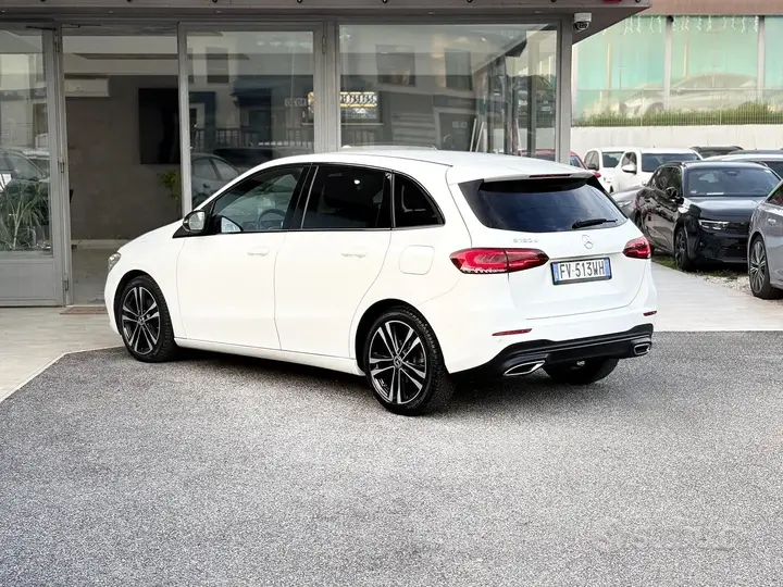 Mercedes-Benz B 180 2019 photo 4