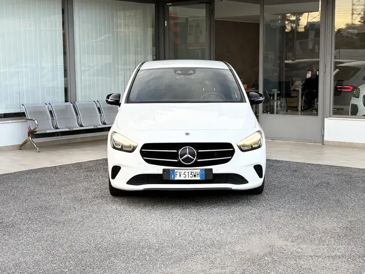 Mercedes-Benz B 180 2019 photo 2