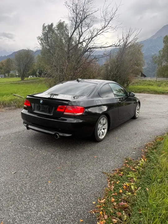 BMW 3 Series 2007 photo 2