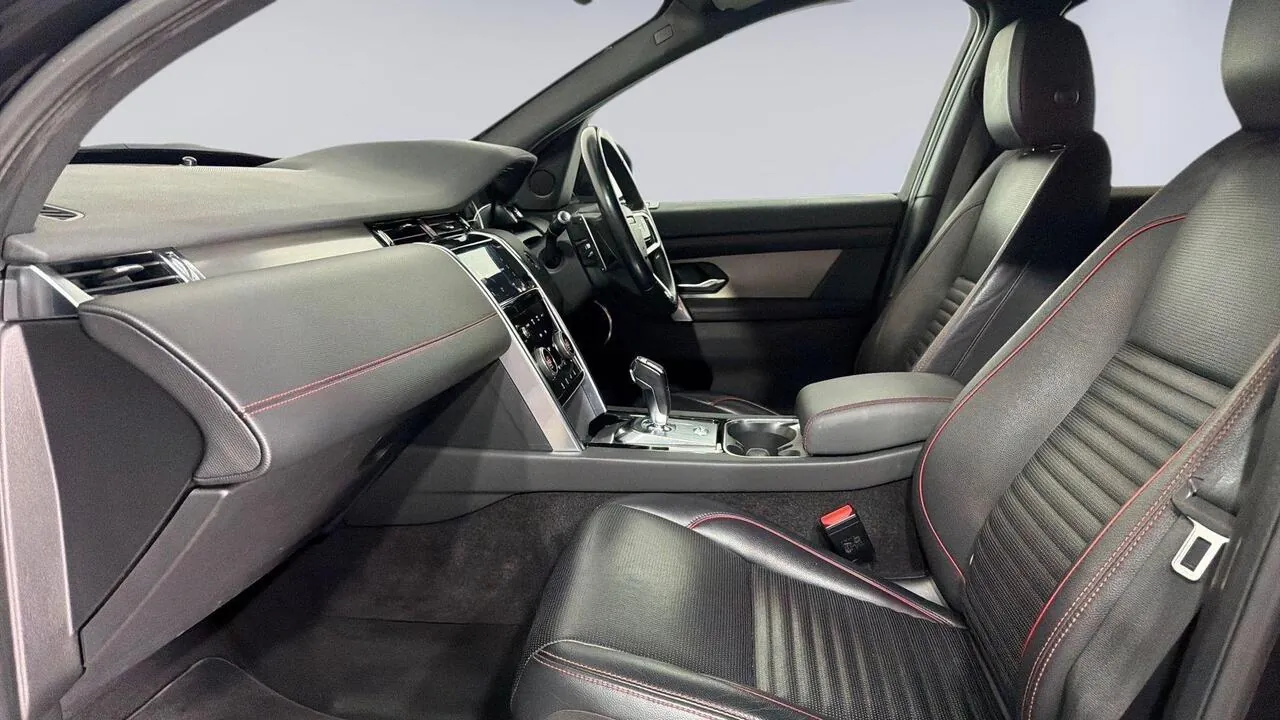 Land Rover Discovery Sport 2021 photo 3