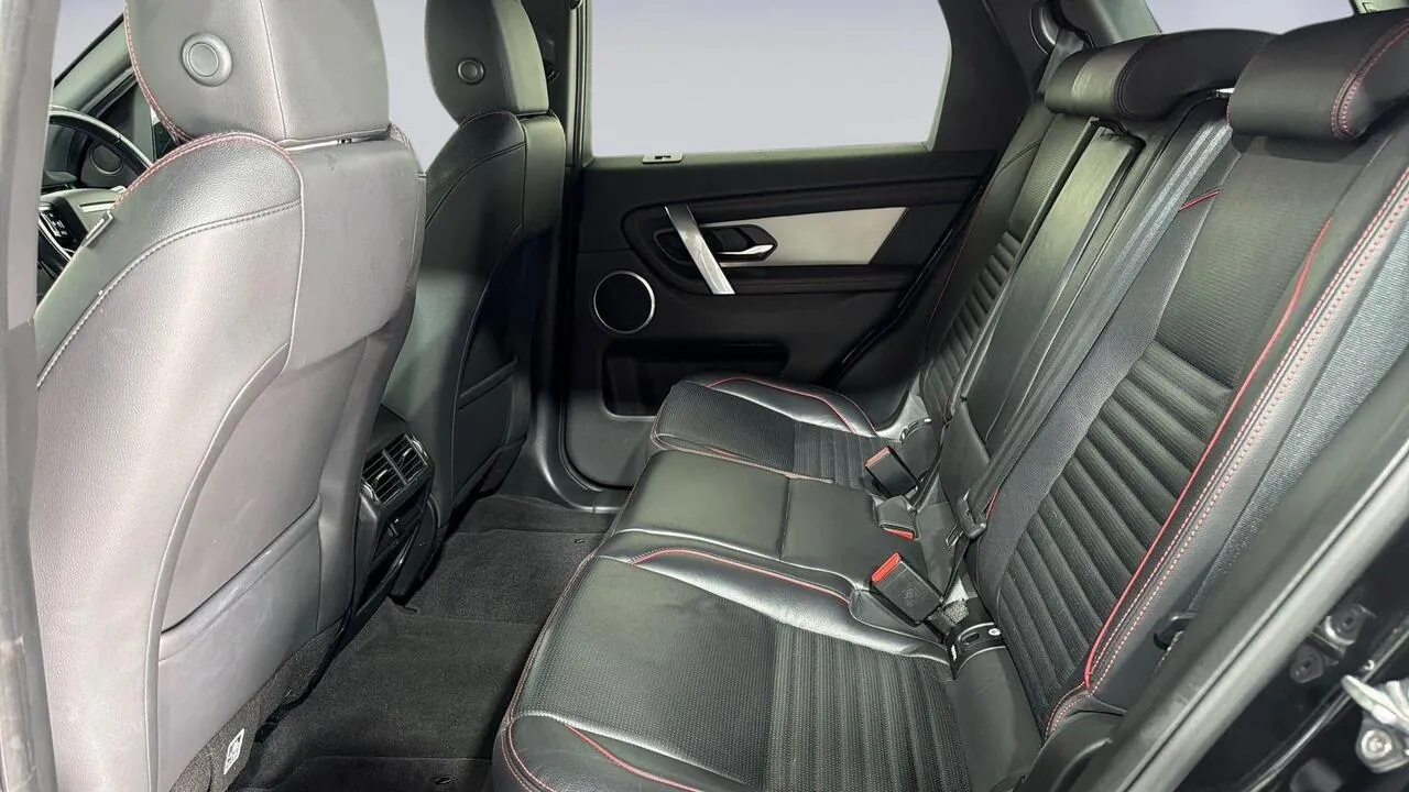 Land Rover Discovery Sport 2021 photo 4