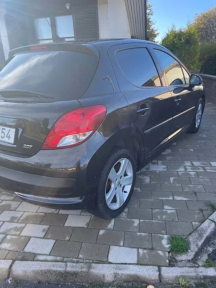 Peugeot 207 2010 photo 4