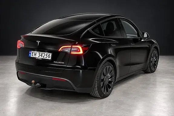 Tesla Model Y 2023 photo 5