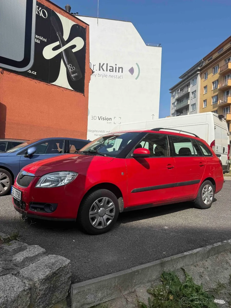 Skoda Fabia 2009 photo 2