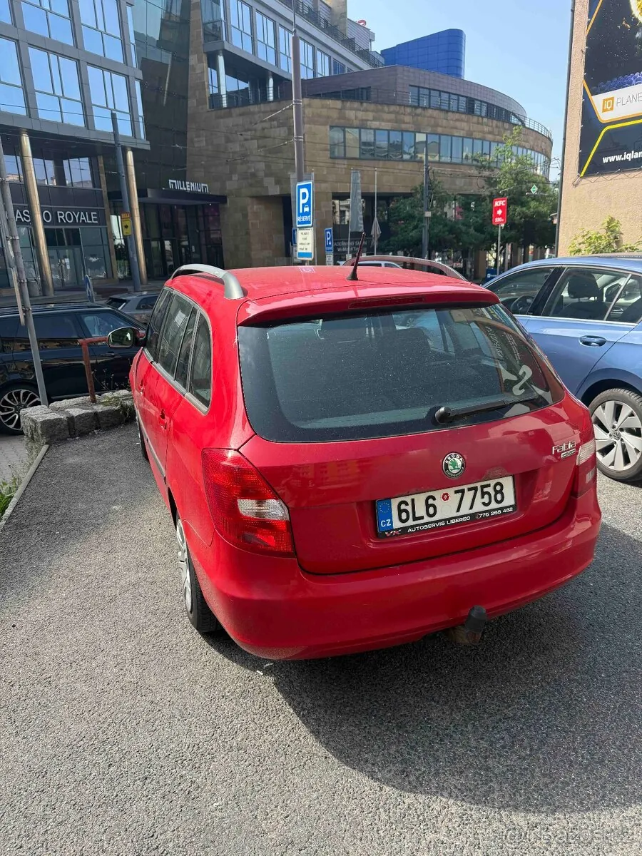 Skoda Fabia 2009 photo 3