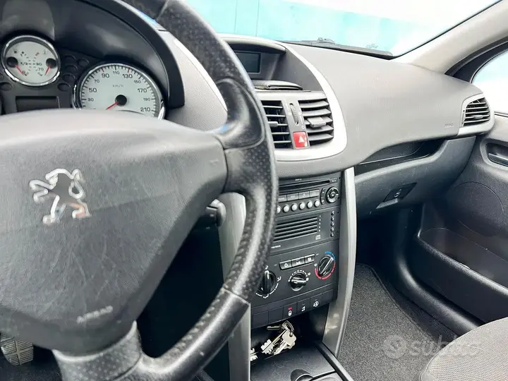 Peugeot 207 2007 photo 5