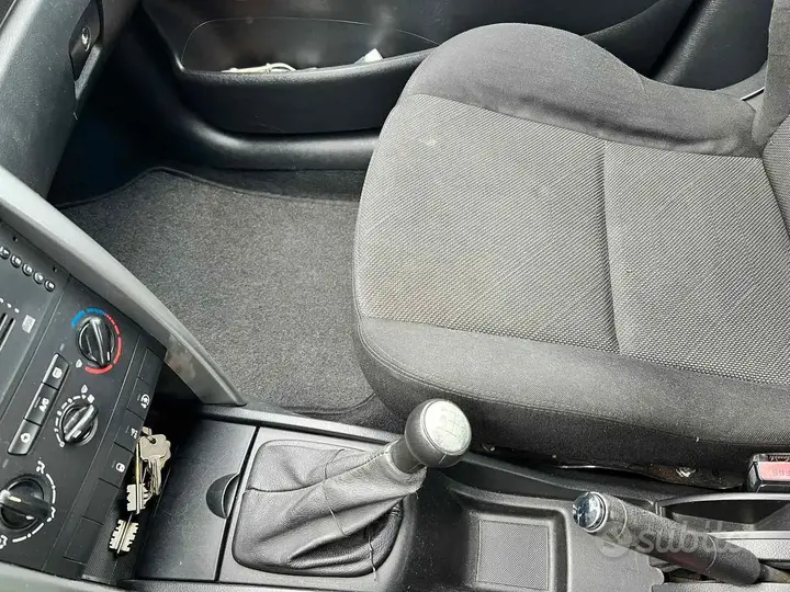 Peugeot 207 2007 photo 4