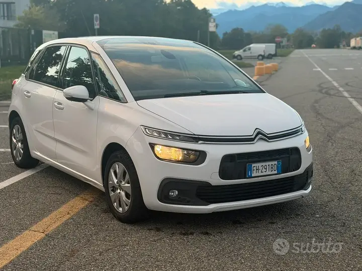 Citroen C4 2017 photo 2