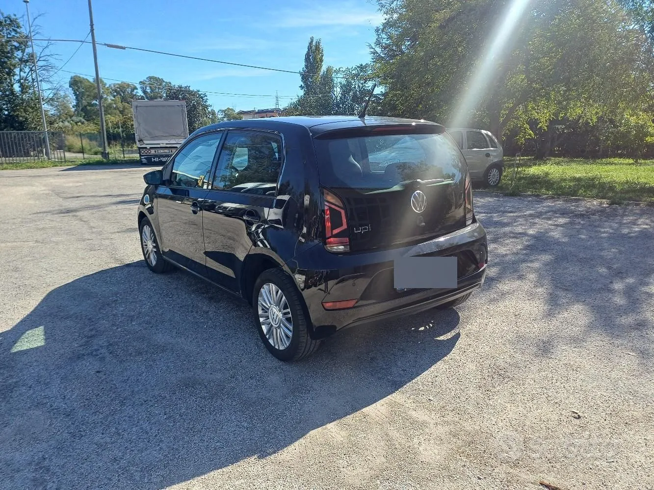 Volkswagen Up 2023 photo 4