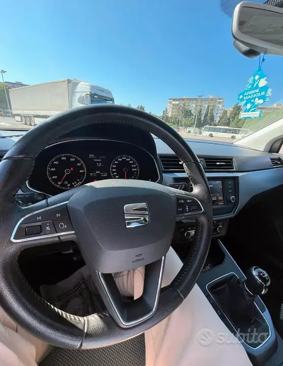 Seat Arona 2019 photo 4