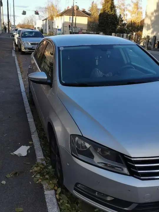 Volkswagen Passat 2012 photo 2