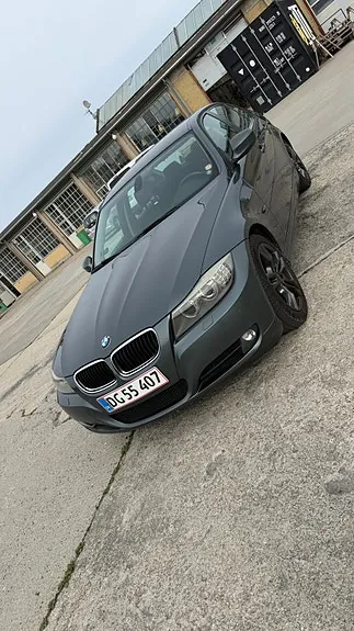 BMW 320I 2010 photo 3