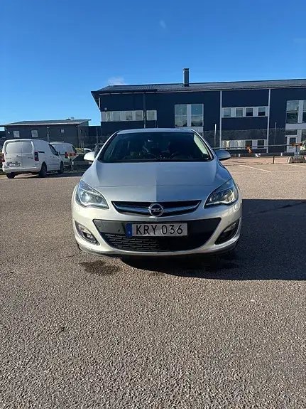 Opel Astra 2015 photo 2