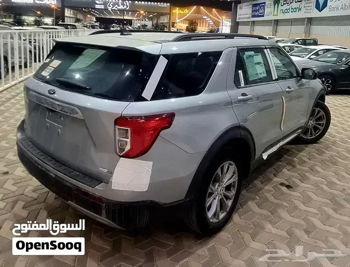 Ford Explorer 2023 photo 3
