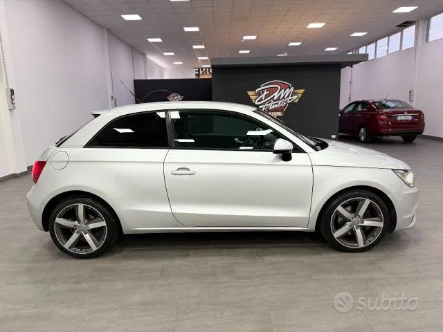Audi A1 2010 photo 4