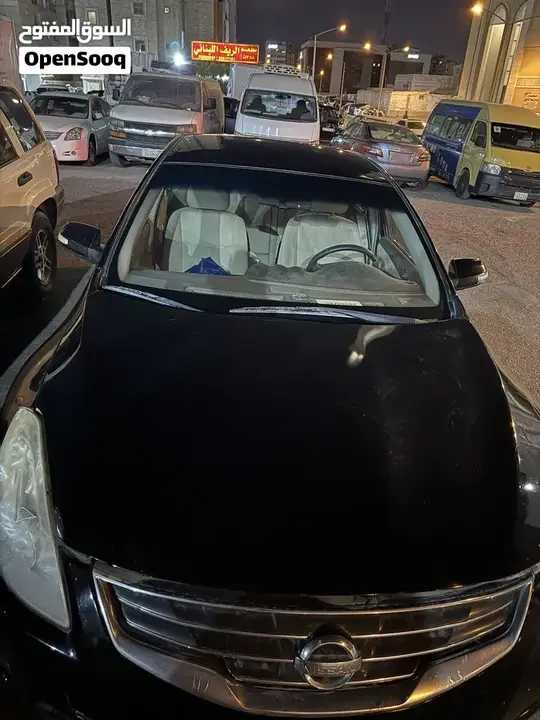 Nissan Altima 2011 photo 2