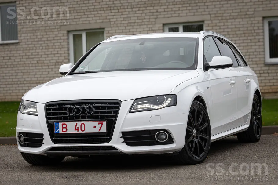 Audi A4 2010 photo 2