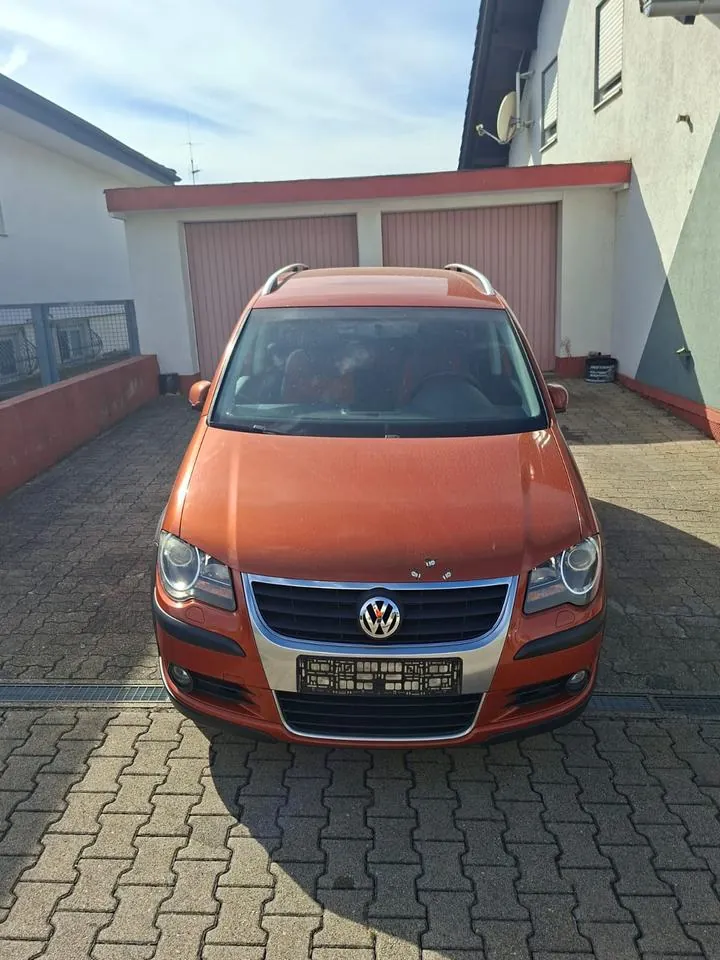 Volkswagen Cross Touran