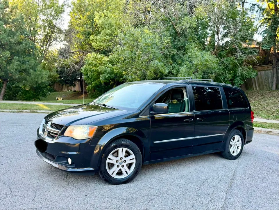 Dodge Grand Caravan 2012 photo 2