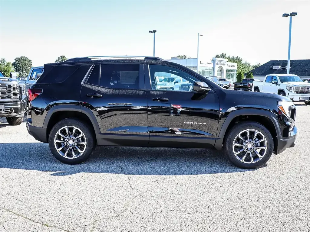 GMC Terrain 2027 photo 3
