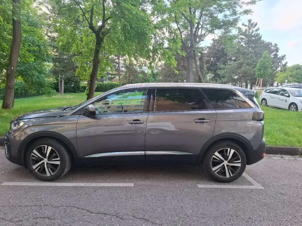 Peugeot 5008 2018 photo 2